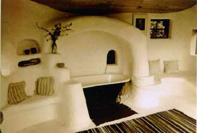 sculptural cob massage studio in Oregon